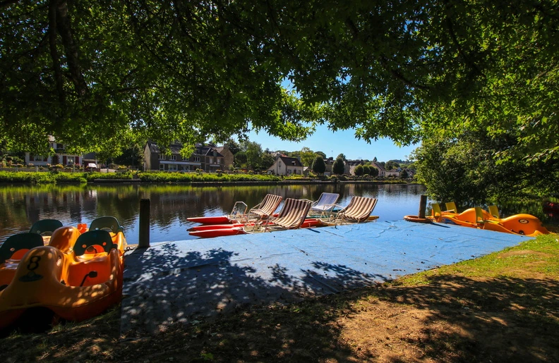 Location de pédalo sur le canal